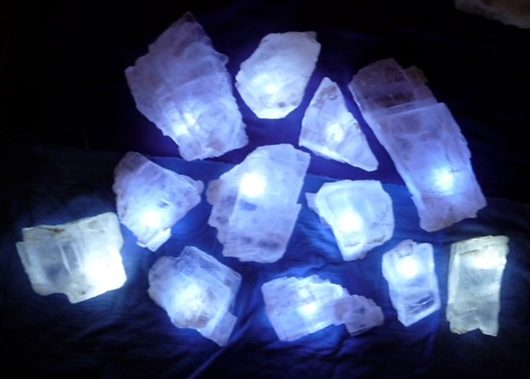 Small Selenite pieces aglow